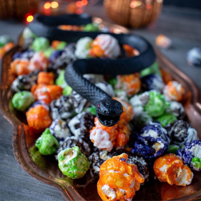 Image of Halloween Colored Popcorn – Spooky Snack Recipe 
