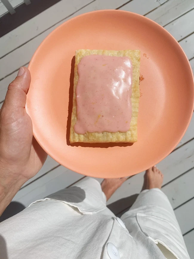 Image of Strawberry pop tarts