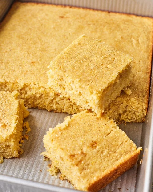 Image of Cornbread {Minus the Corn}
