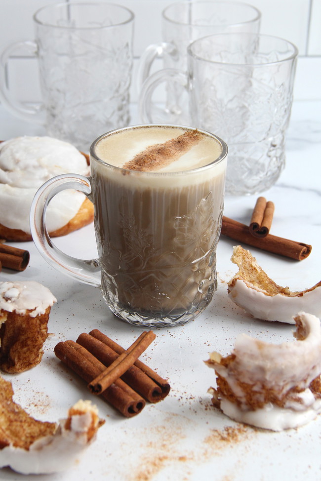 Image of 🍂 Cinnamon Roll Hojicha Latte (Low-Caffeine & Cozy AF)
