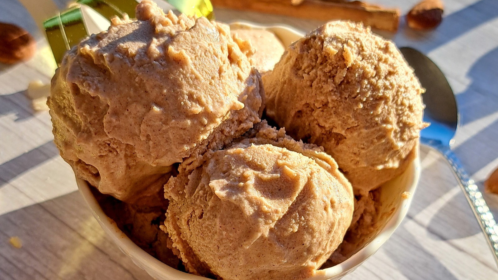 Image of 2 Zutaten Zimt-Zauber-Eis