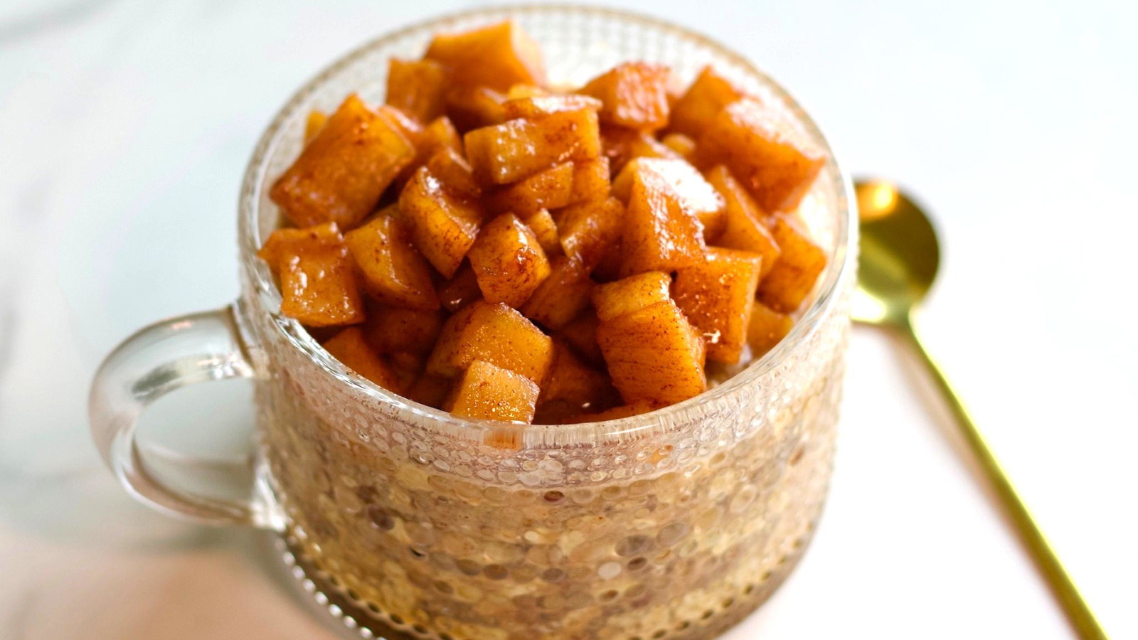 Image of Apple Pie Overnight Oats: A Cozy, Creamy, Gut-Friendly Breakfast with JOI