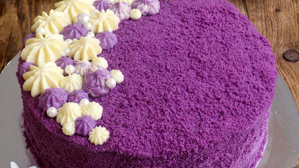 How to Bake Ube Cakes with Natural Flavor