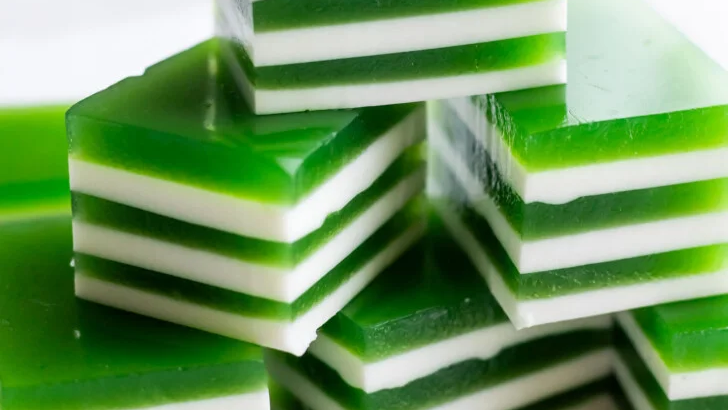 Easy Pandan Coconut Jelly (Vegan & Dairy-Free)