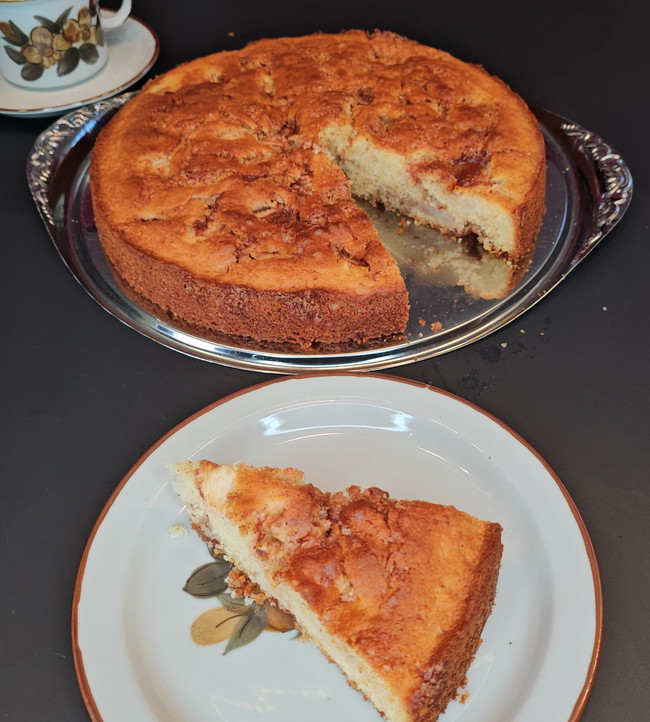 Image of Zimtschneckenkuchen mit Äpfeln