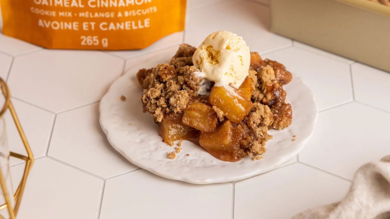 Image of Apple Crisp with Oatmeal Cinnamon Cookie Topping