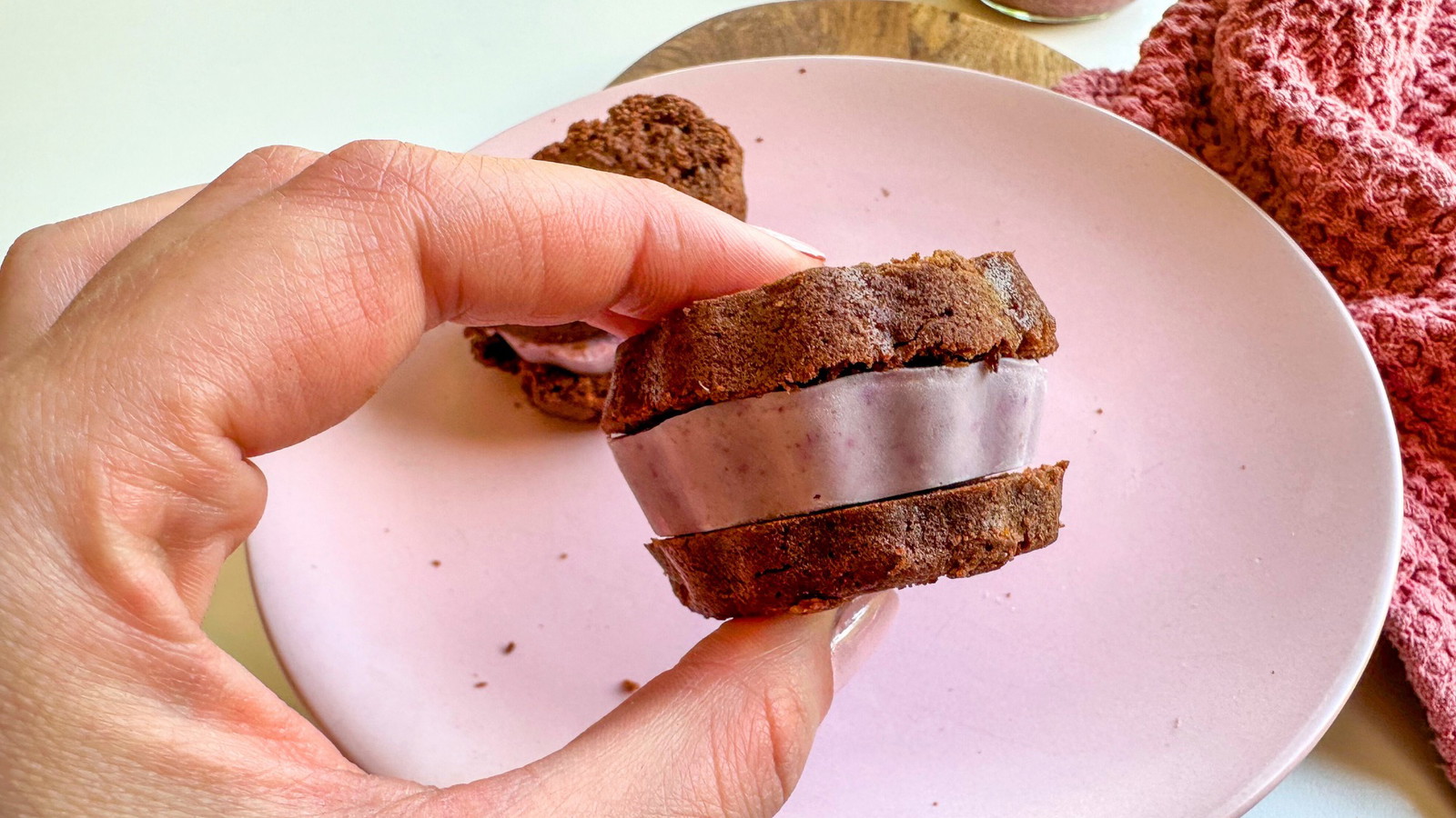 Image of Schoko-Himbeer-Eis-Sandwiches