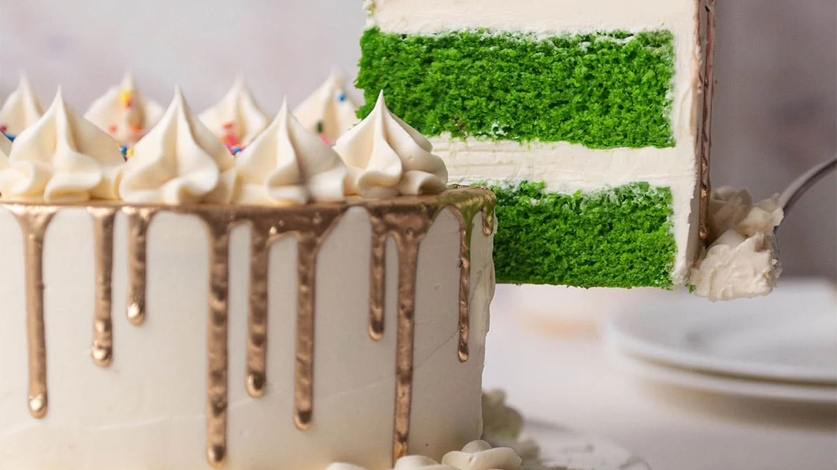 Emerald Dream Green Velvet Cake (with Natural Green Food Color – Water-Soluble Extract)