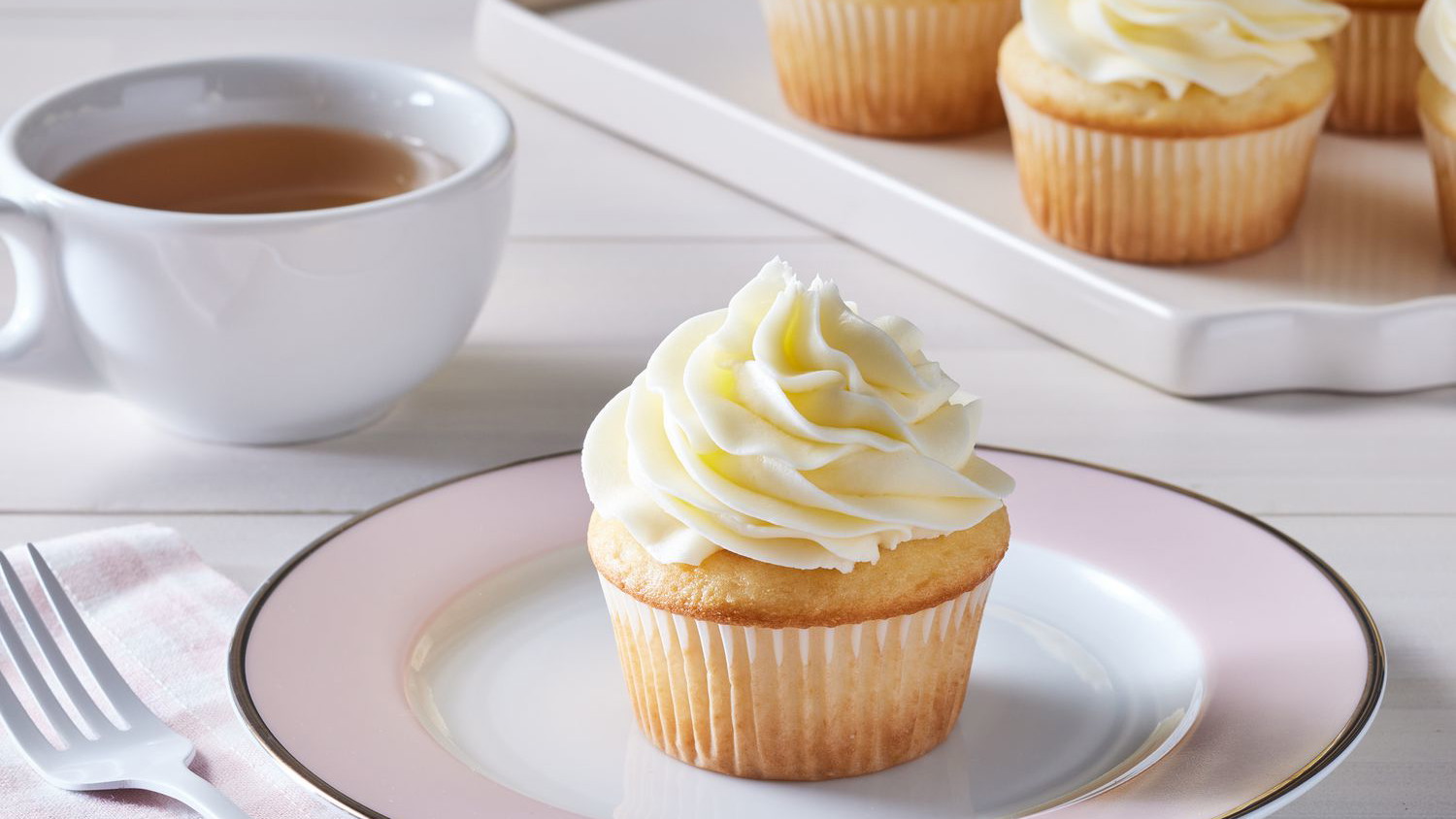 How to Whiten Frosting with Natural White Food Coloring