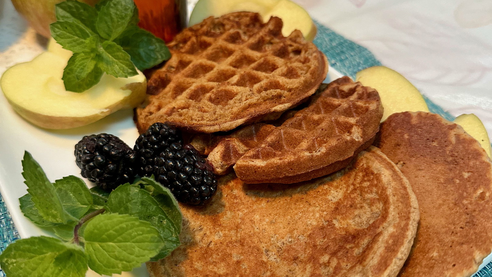 Image of Apple Cider Pancakes (Homestyle)