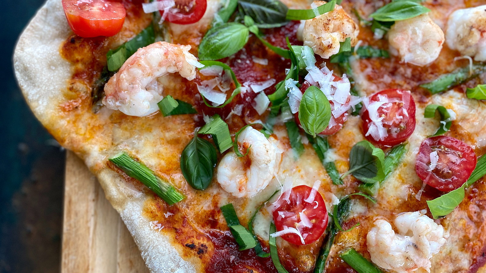 Image of Pizza med jomfruhummer og grønne asparges