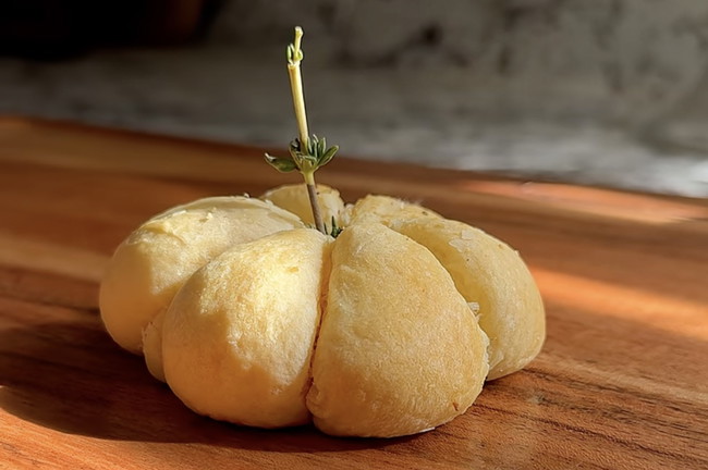 Image of Buffalo Garlic Parm Pizza Bombs