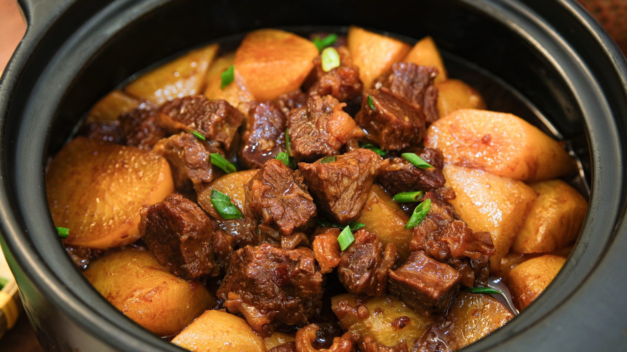 Image of Chinese Braised Beef Brisket with Daikon | The Ultimate Cantonese Comfort Food