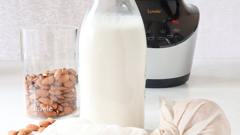 Image of How to make delicious almond milk at home