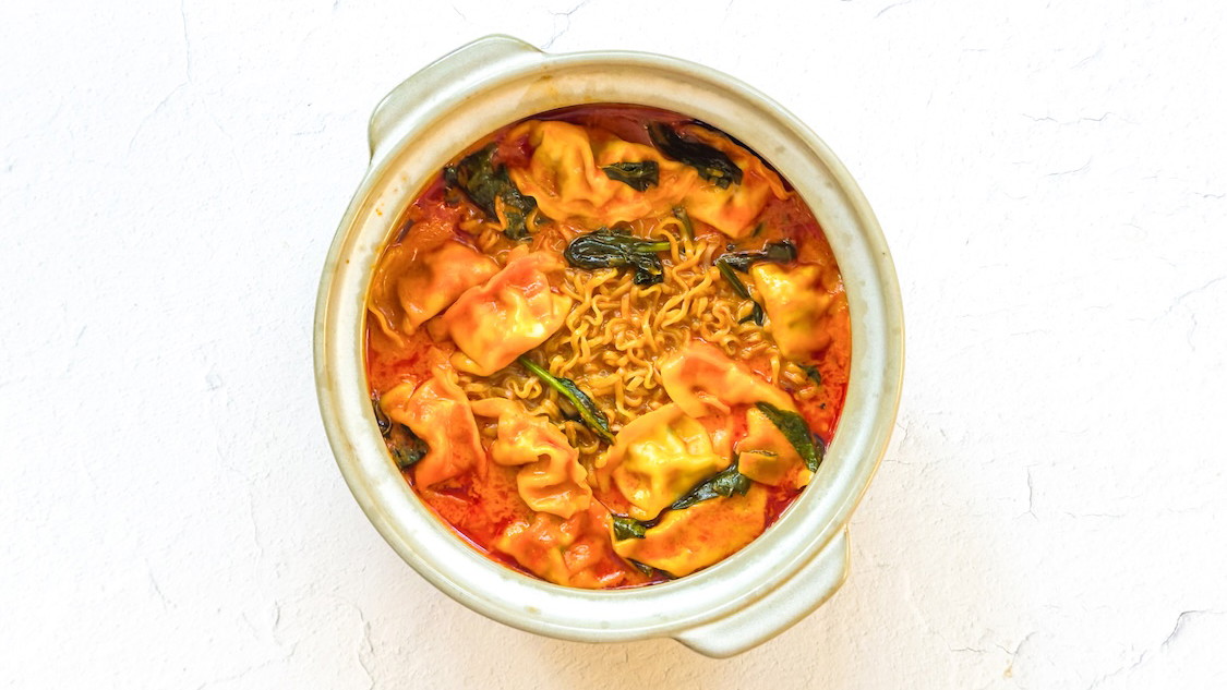 Make creamy Thai Red Curry Noodles with Frozen Dumplings in 15 minutes! A quick, one-pot meal with coconut milk, red curry paste, and Thai flavor — no prep, no fuss, just comfort in a bowl.