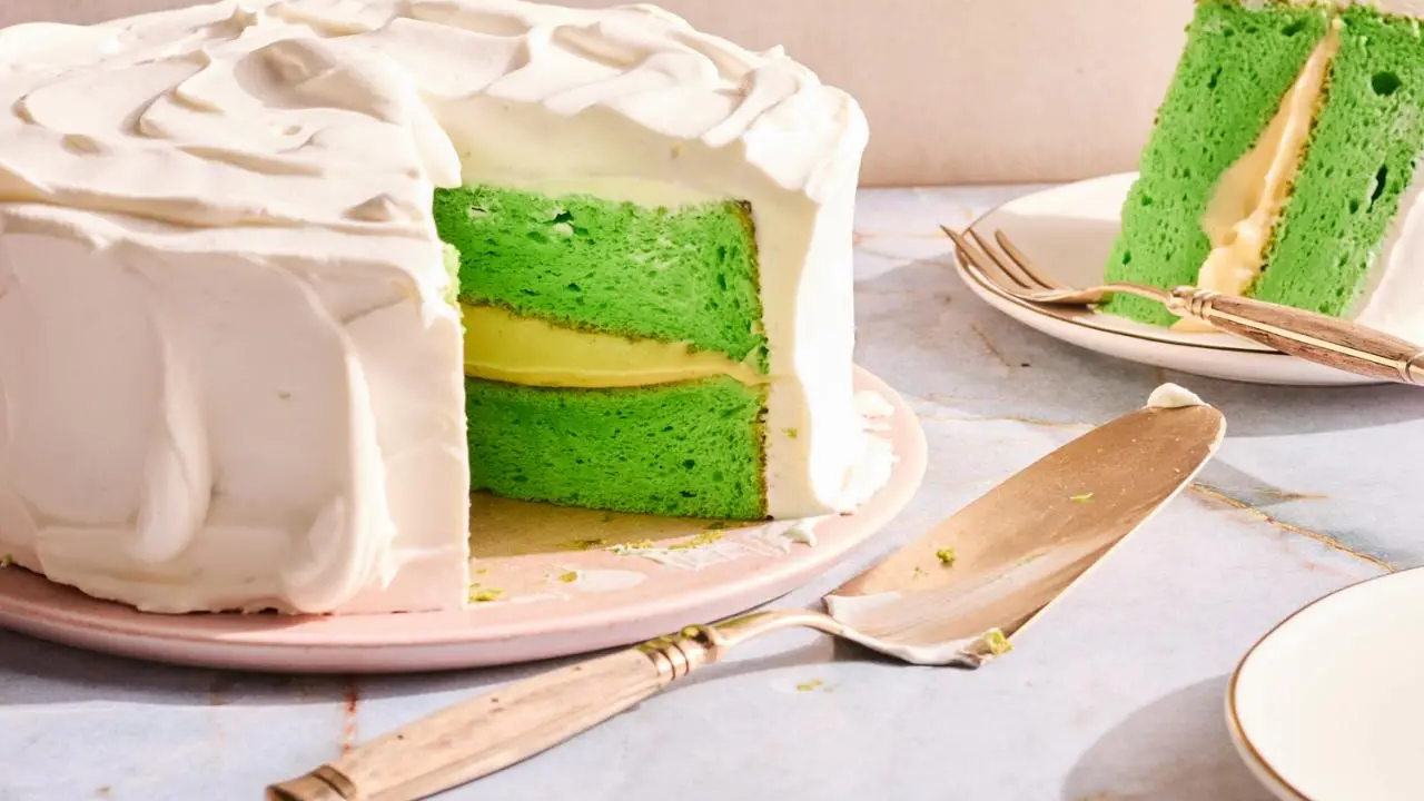 Fluffy Pandan Chiffon Cake Recipe (Using Pandan Extract)
