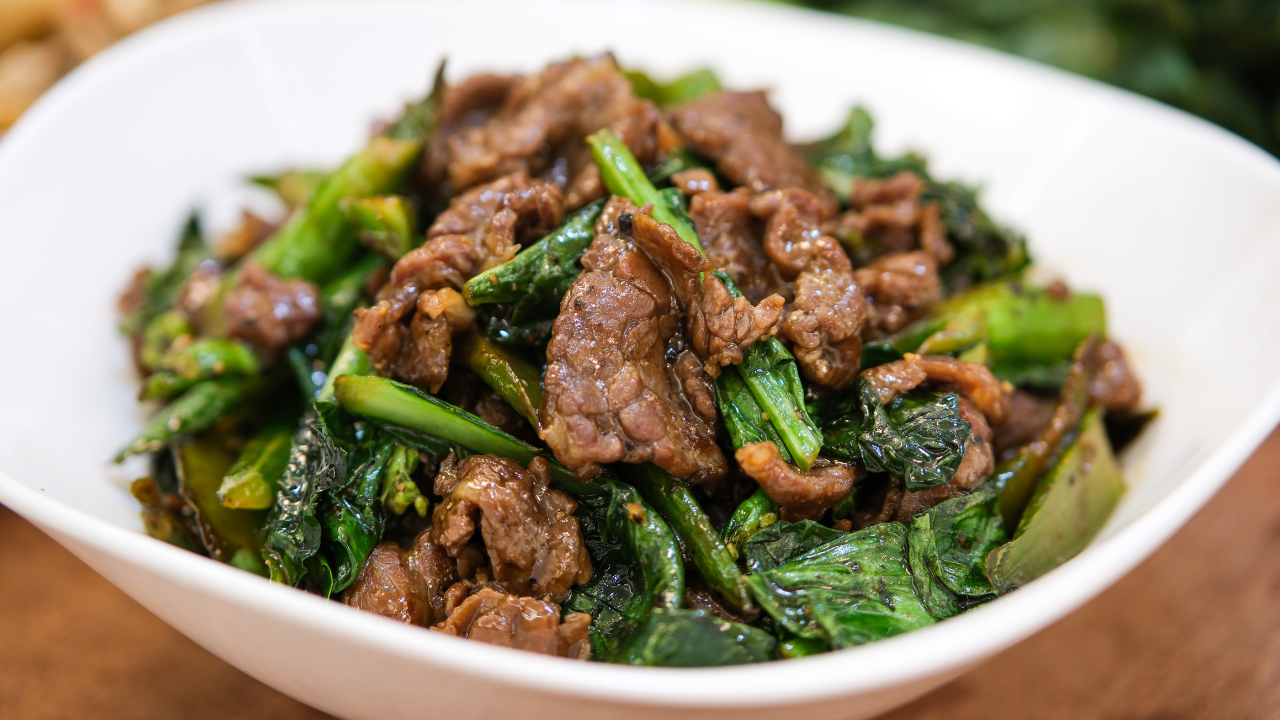Image of Beef and Broccoli Stir-fry in Black Pepper Sauce (黑椒芥蓝牛肉)