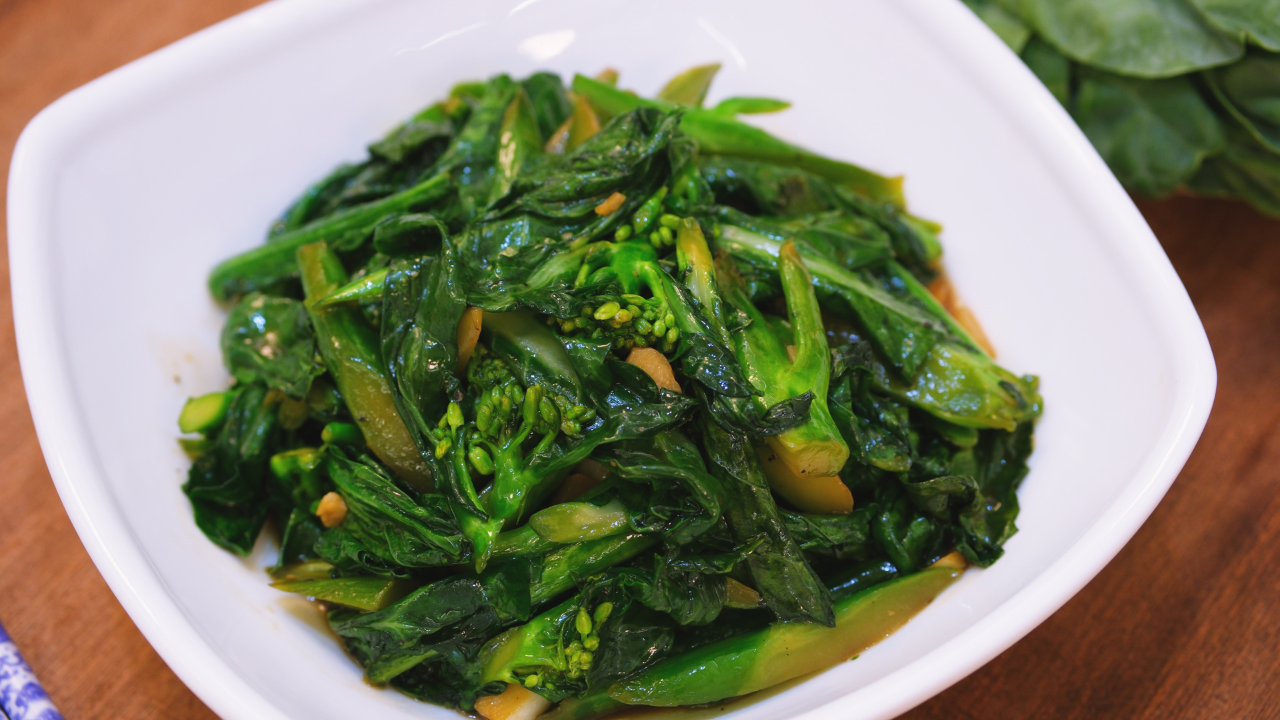 Image of Oyster Sauce Gailan Stir-Fry Recipe (蚝油芥蓝)