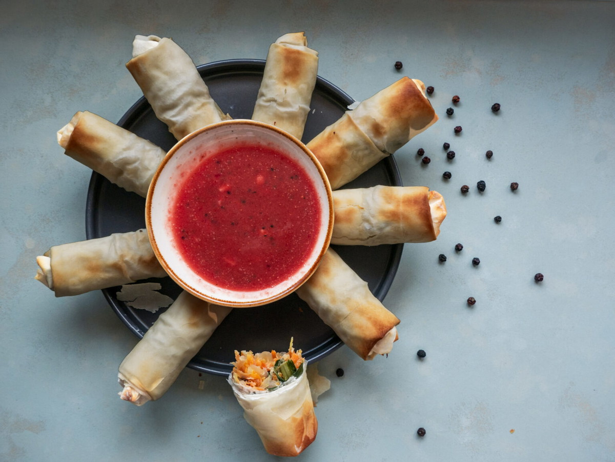 Thaise loempia's uit de airfryer met dipsaus van pruimen en Trang Sunset Peper