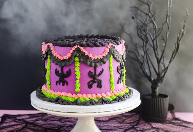 Image of Kootek Vintage Halloween Spider Cake and Buttercream