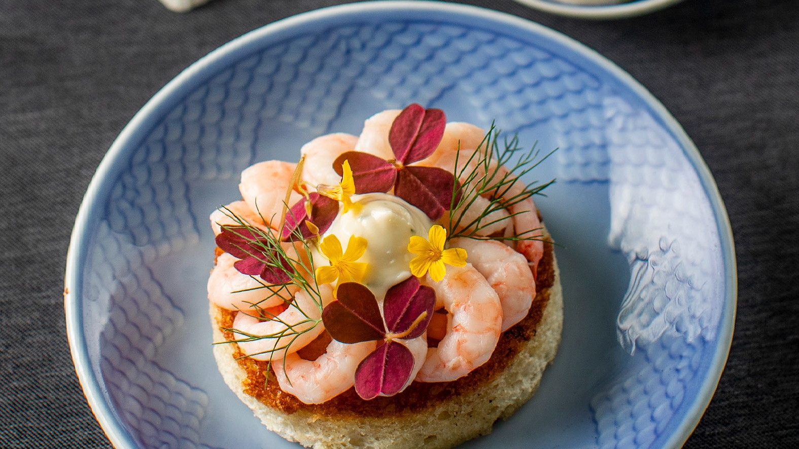 Image of Rejemedaljoner på surdejsbrød med citrusmayo