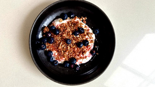 Image of Granola mit Blaubeeren & Joghurt