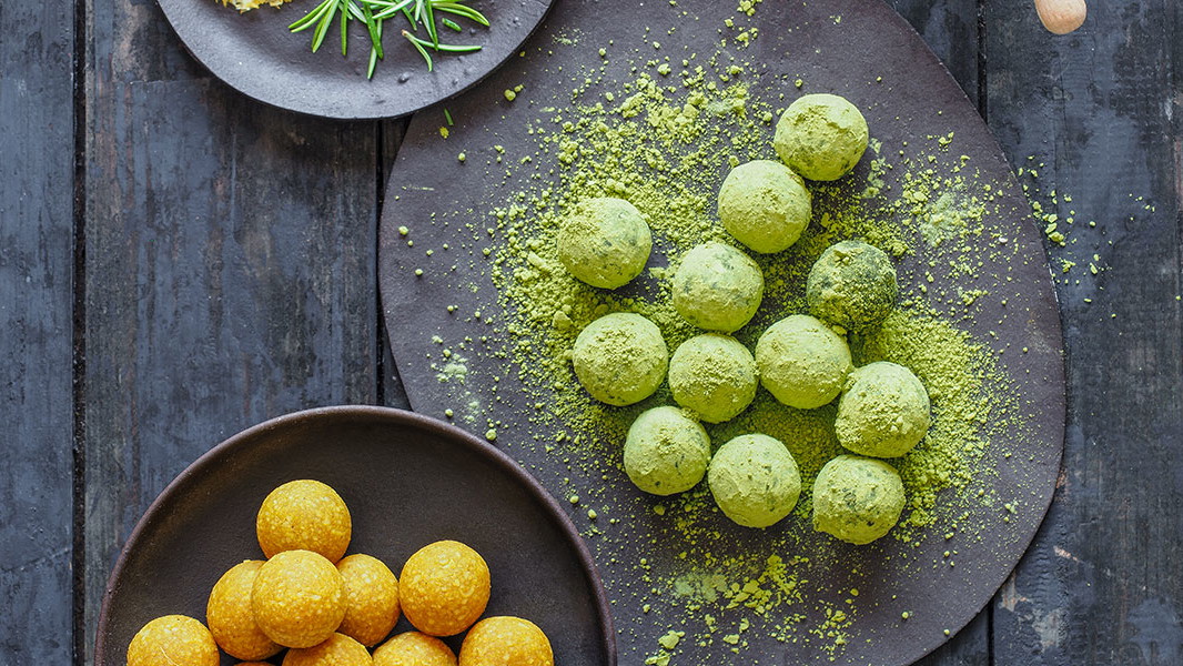 Image of Goldene Honig-Mandel-Kugeln