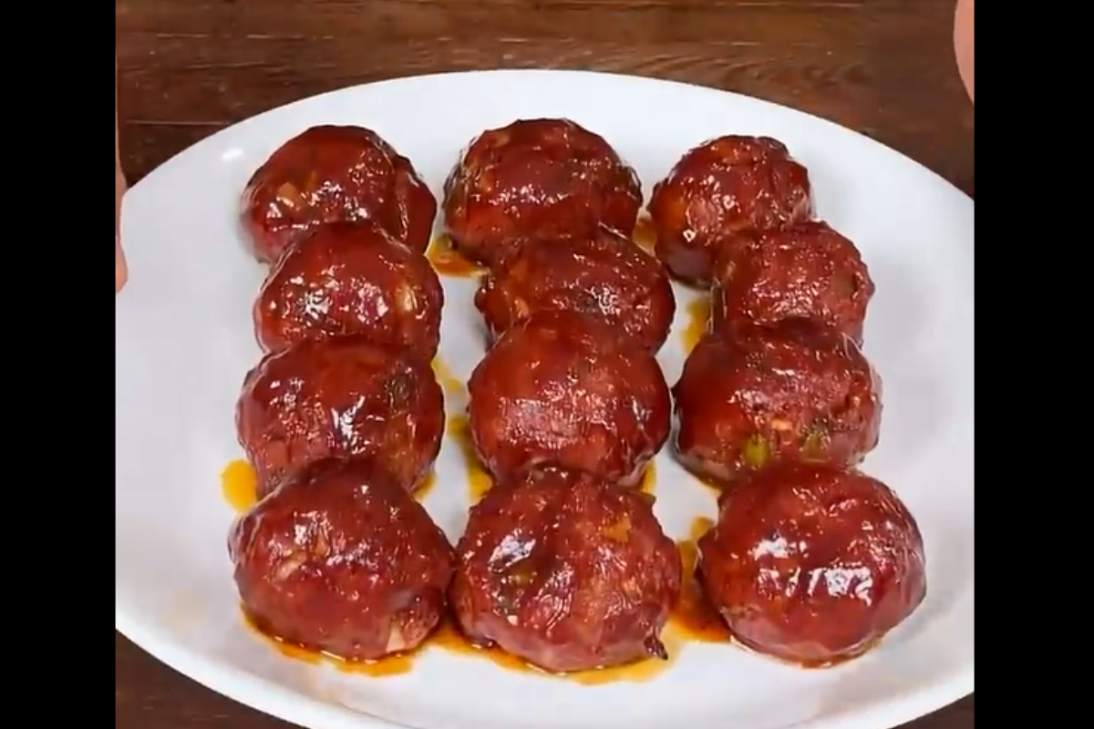 Pineapple Chipotle Glazed Party Meatballs