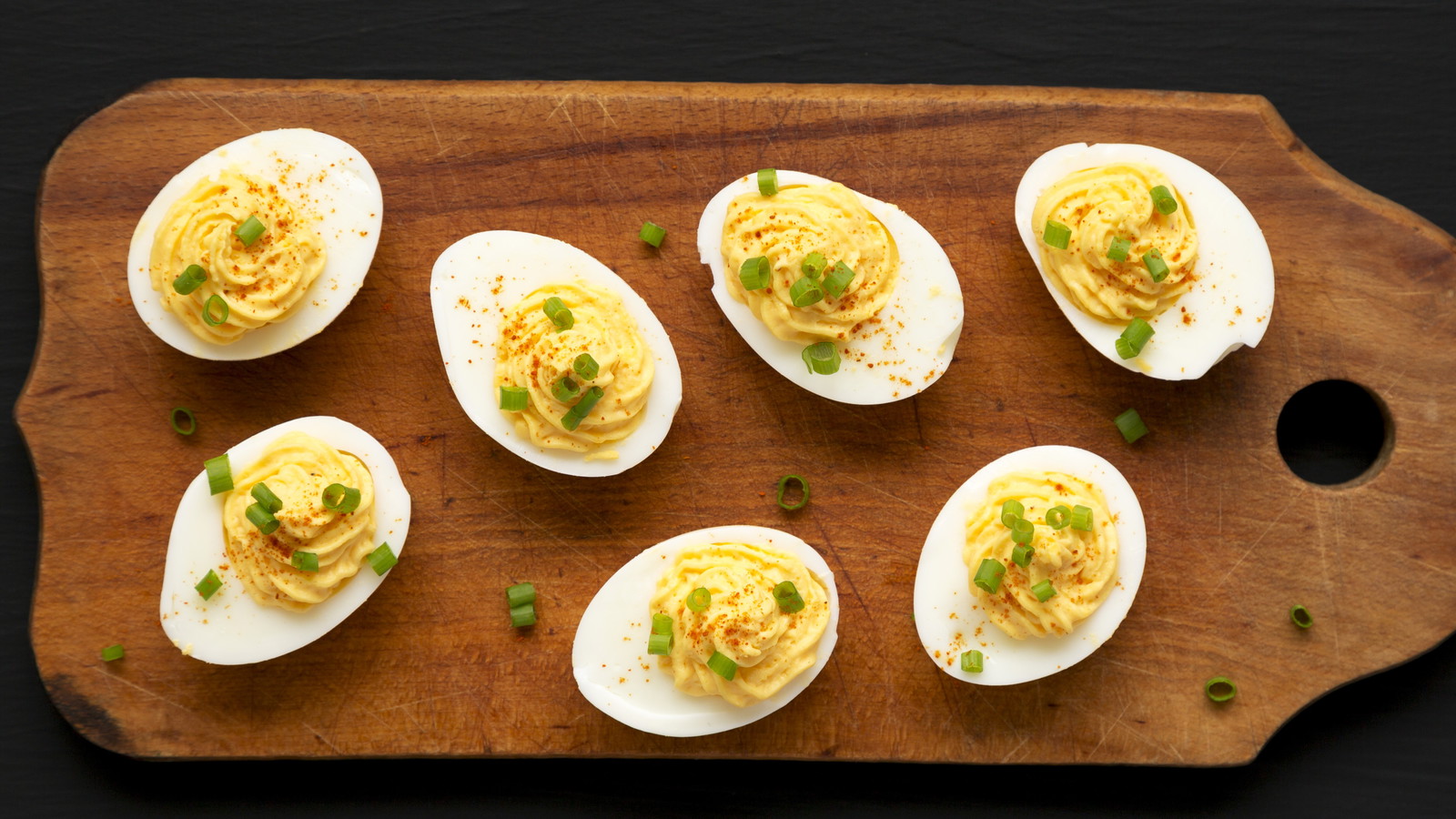 Image of Sriracha Pow Deviled Eggs