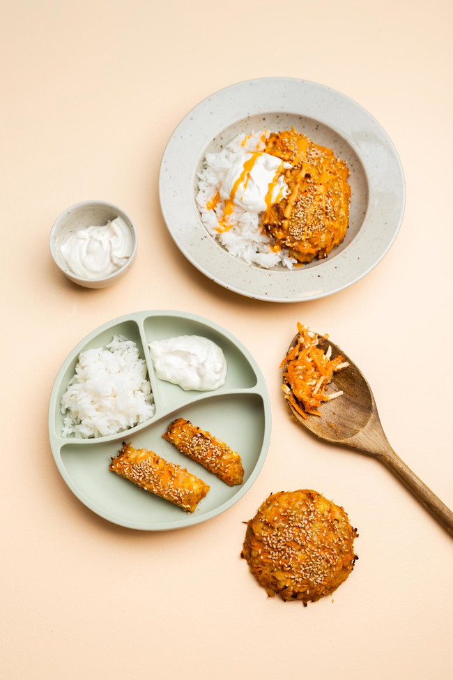 Image of Sötpotatis- & morotsfritters med halloumi