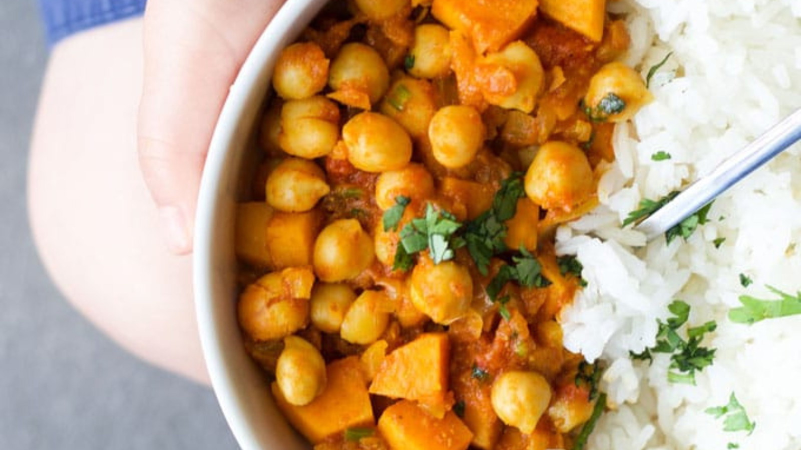 Image of Curry indien aux patates douces et pois chiches