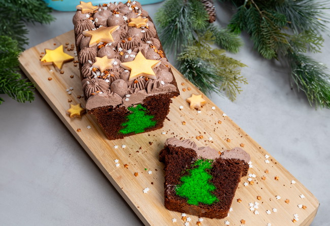 Image of Weihnachtlicher Überraschungskuchen