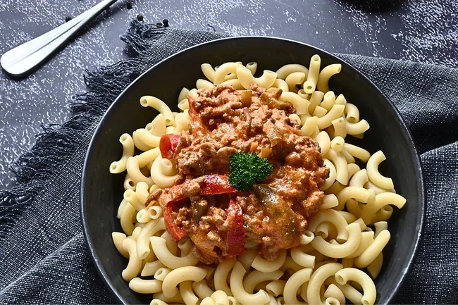 Image of Hörnli & Ghackets „Stroganoff“