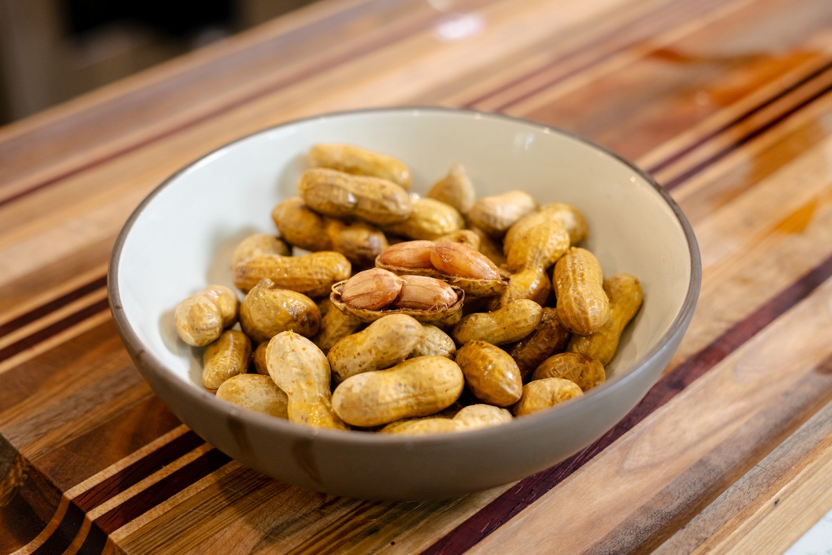 Hot Boiled Peanuts (How to get rid of a lot of old hot sauce)