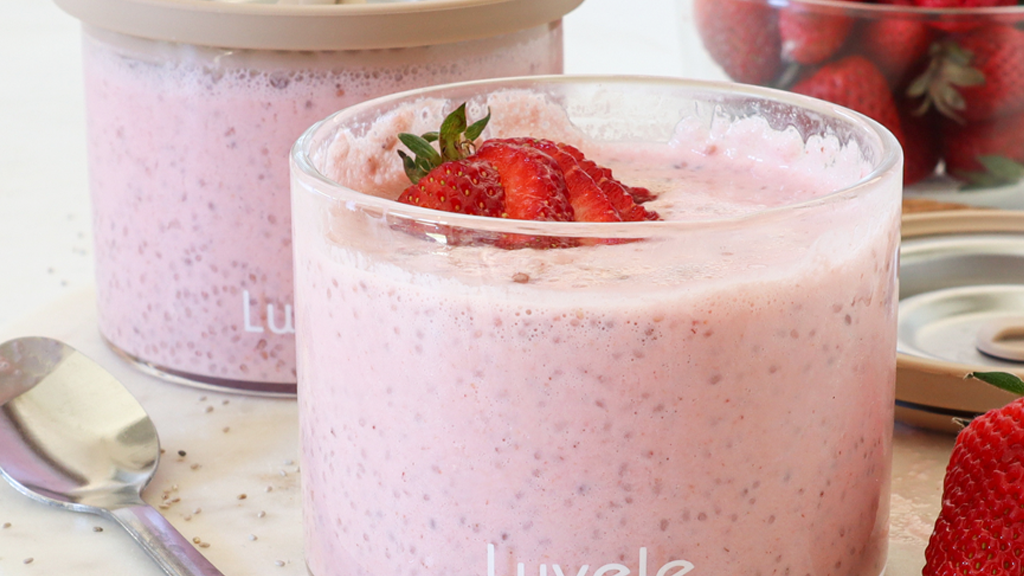 Image of Strawberry yogurt chia pudding