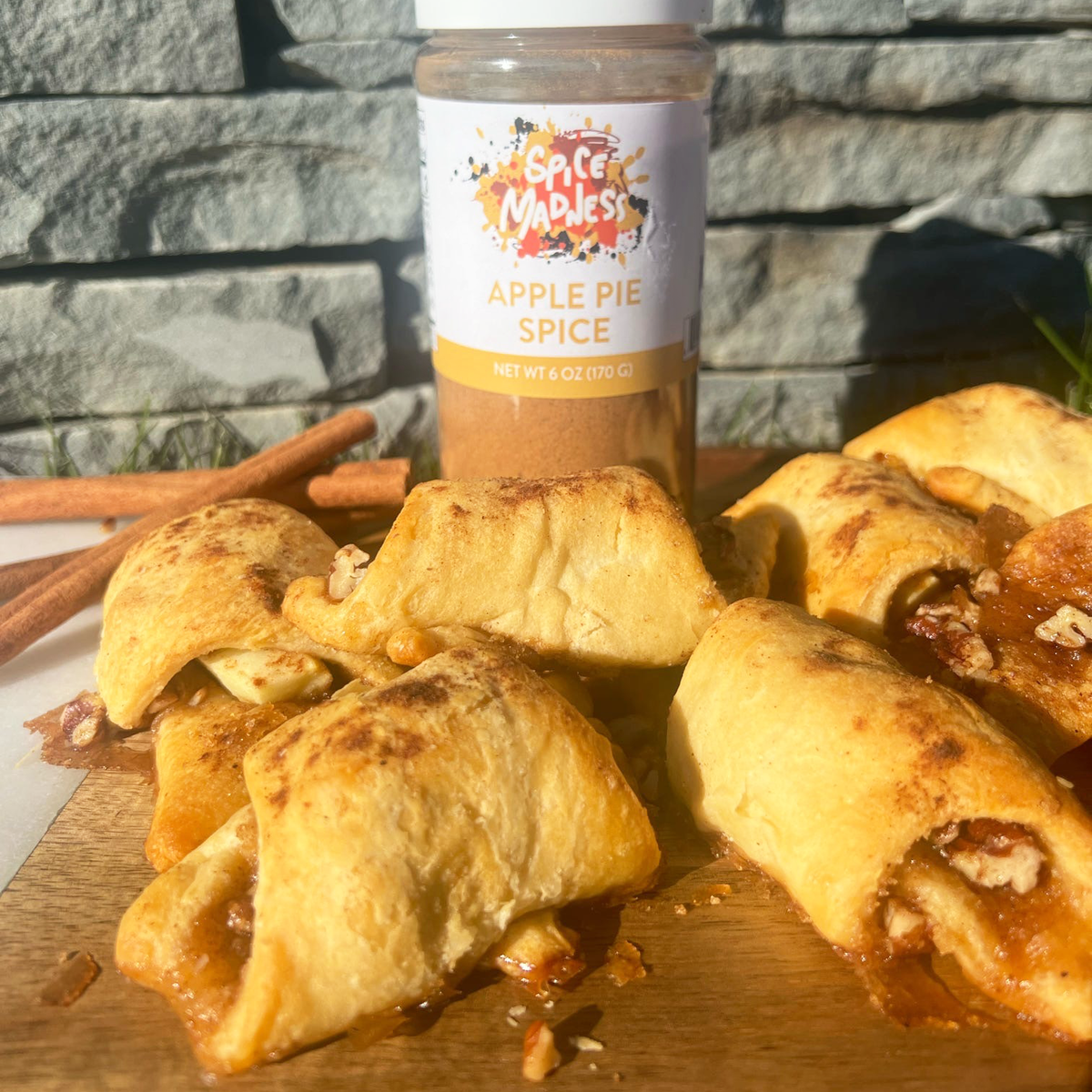 Easy Apple Pie Roll-Ups