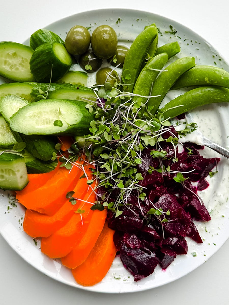Garlicky Yogurt with Veggies