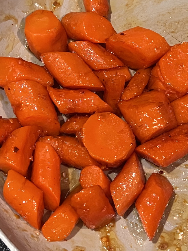 Image of Maple-Glazed Winter Spiced Carrots