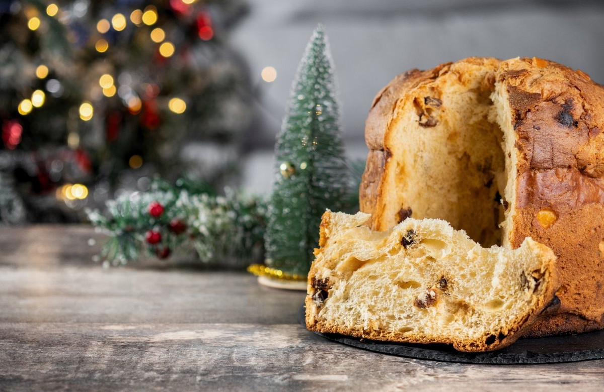 Classic Italian Panettone (with fruit or chocolate) 🎄✨