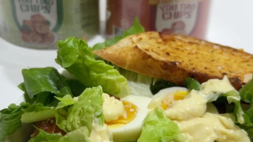 Image of You Tiao Chips with Salad