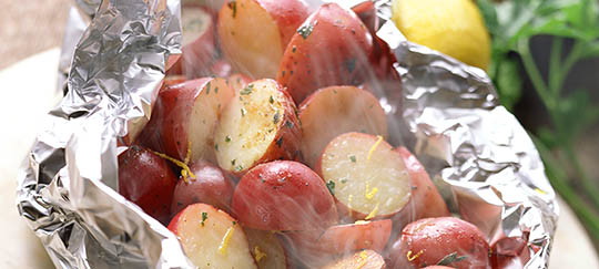 Steamed Red Potatoes with Lemon Butter Sauce