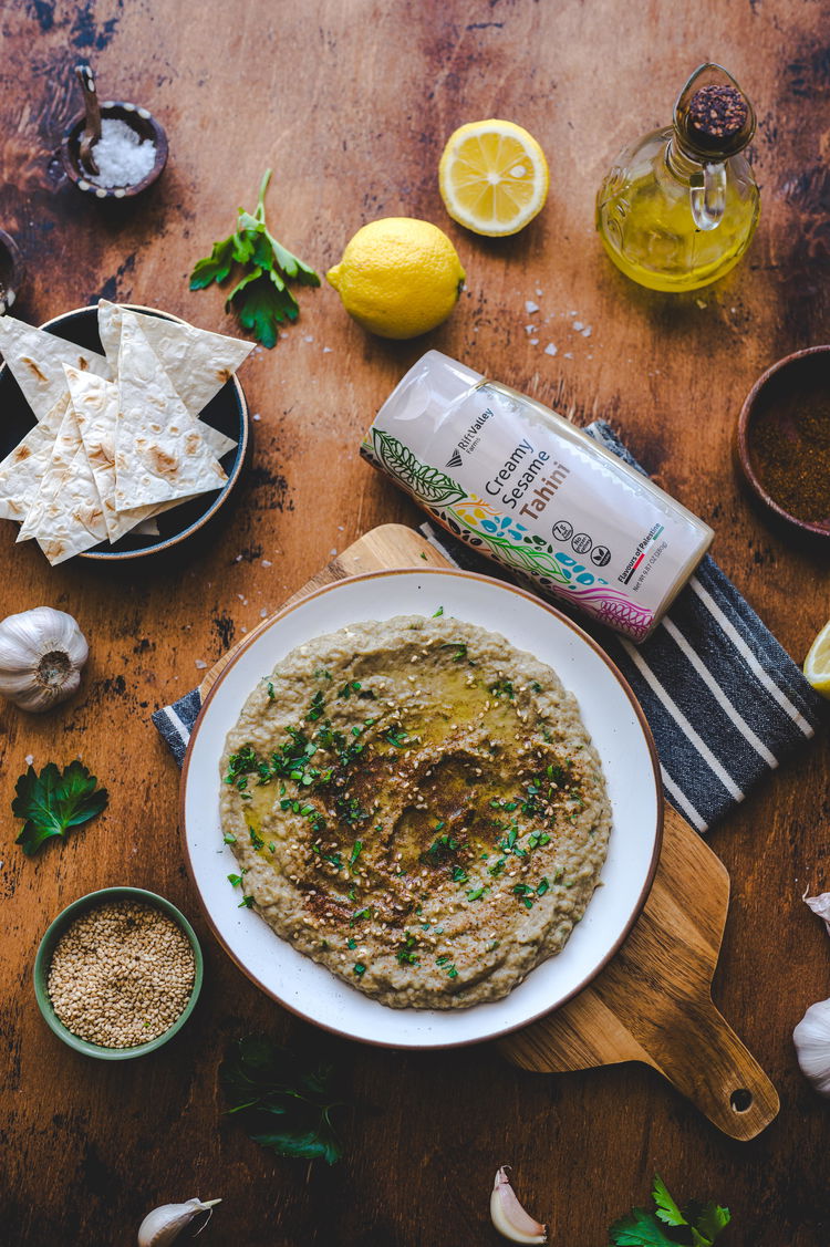 Image of Mit frischem Fladenbrot, Pita oder Baguette servieren