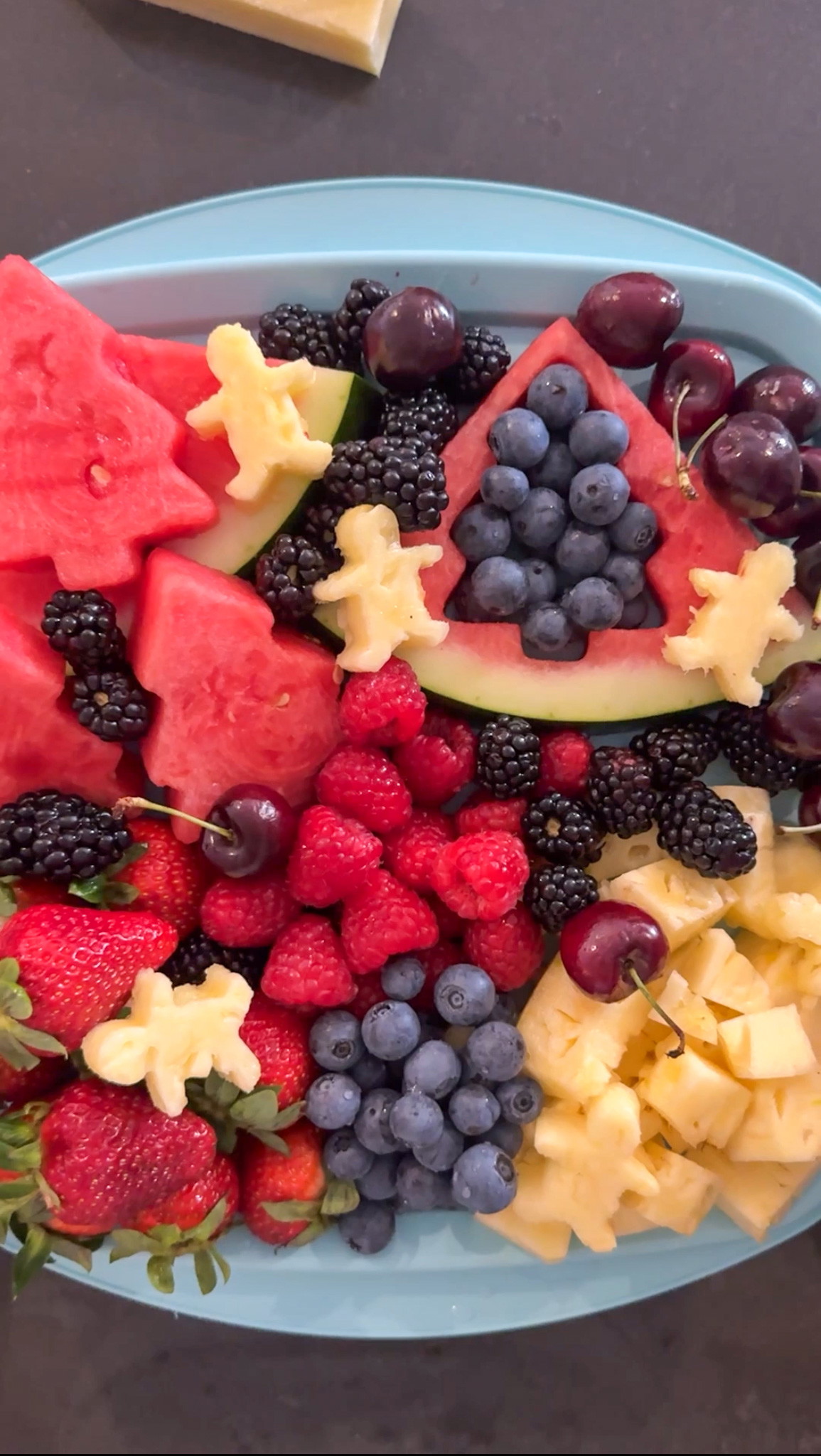 Easy Christmas Fruit Platter Recipe
