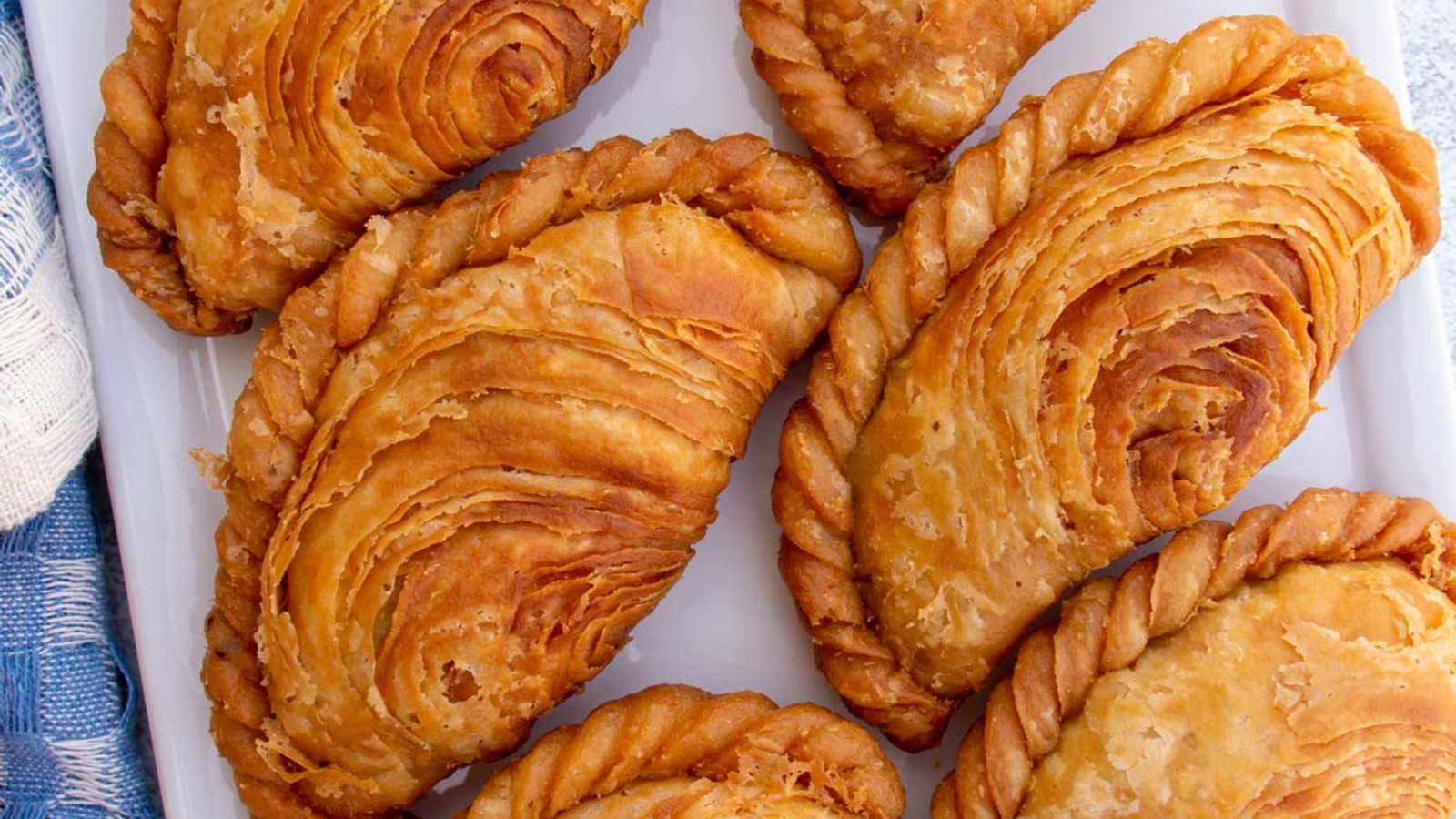Image of Chaussons malais au curry (Karipap de Noël)