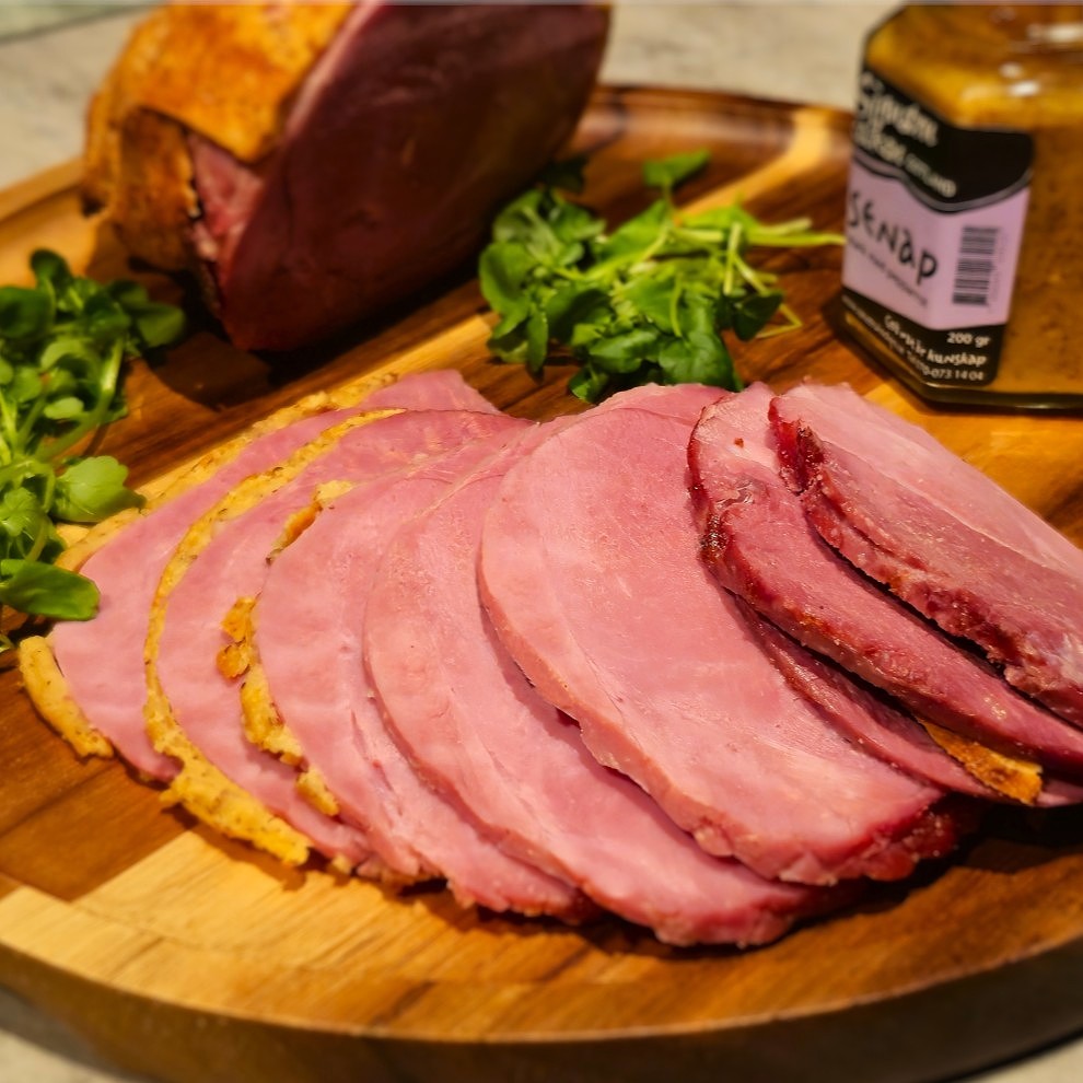 Griljering av vildsvinsjulskinka