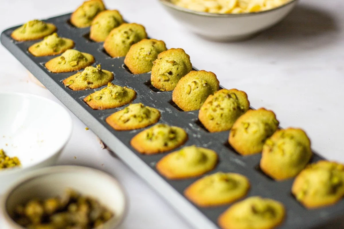Madeleines de pistacho navideñas