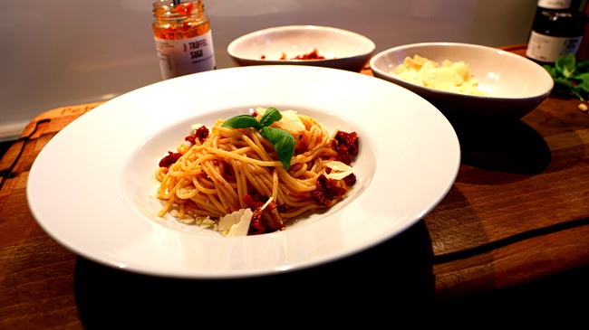 Image of Trüffelpasta mit Sugo & Tomaten