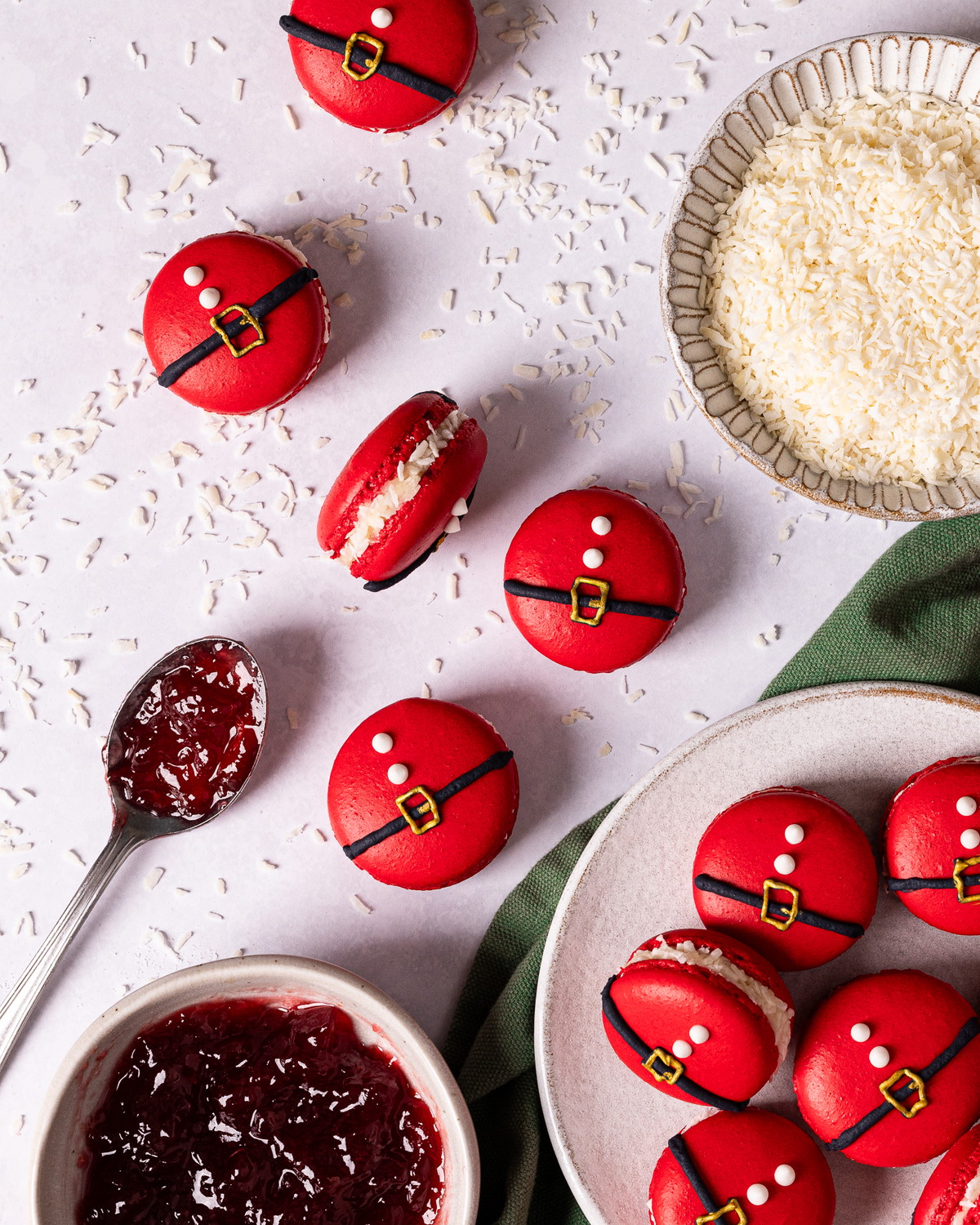 Santa Macarons