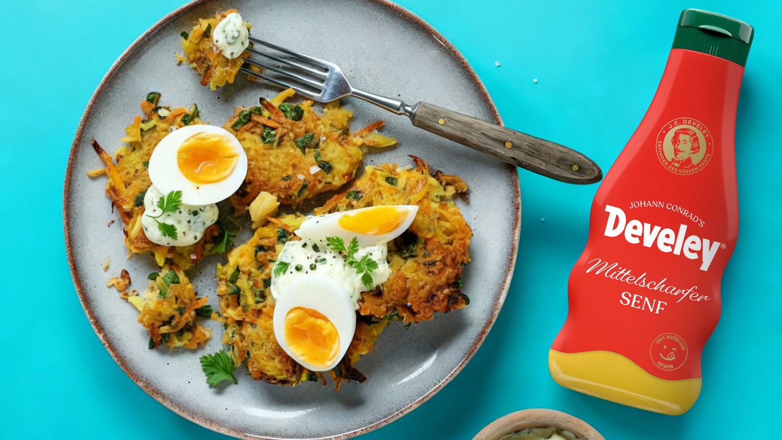 Reibekuchen mit Ei und Senf-Kräuter-Dip