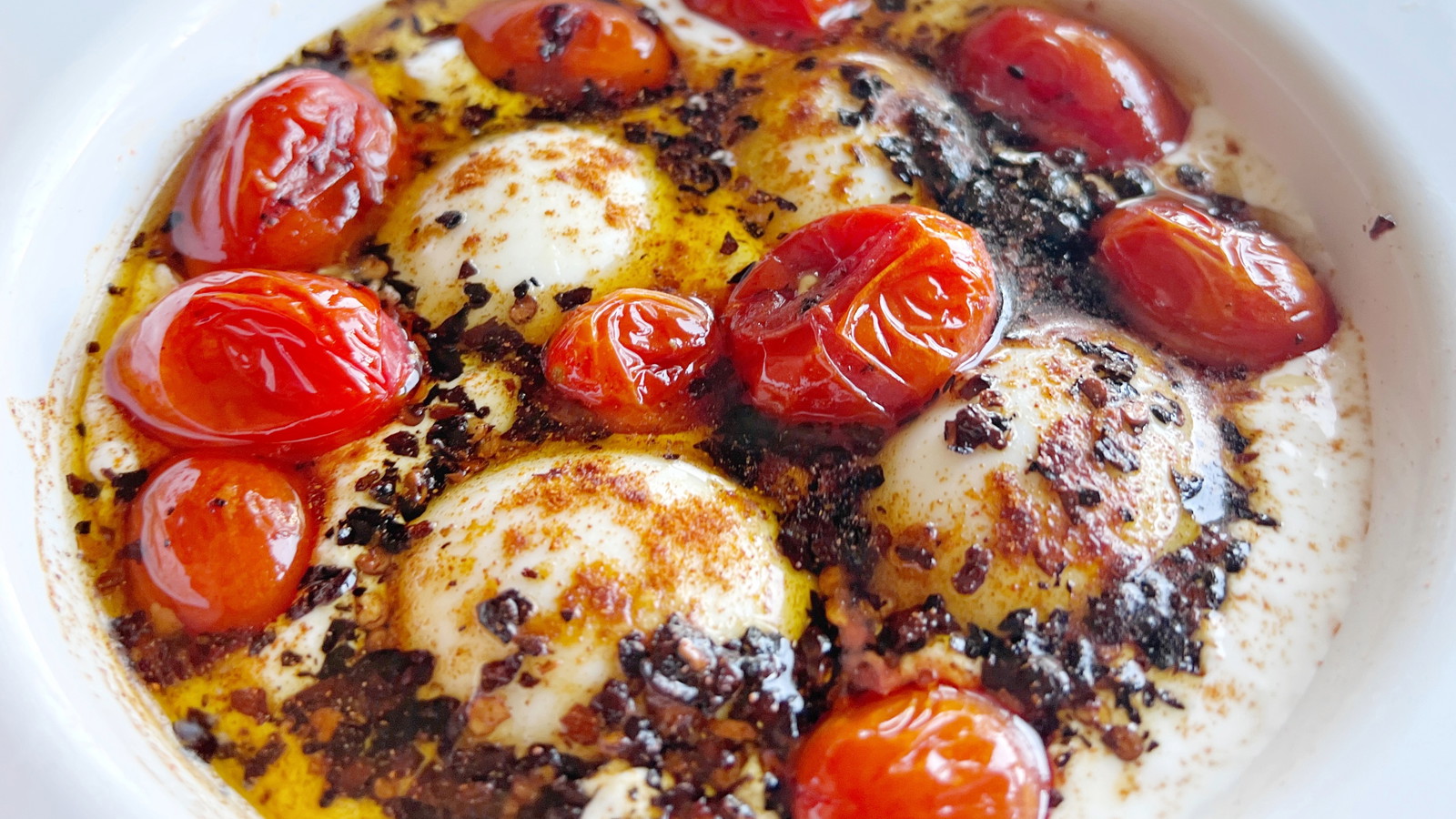 Image of Turkish Cilibir: Eggs in Garlicky Yoghurt